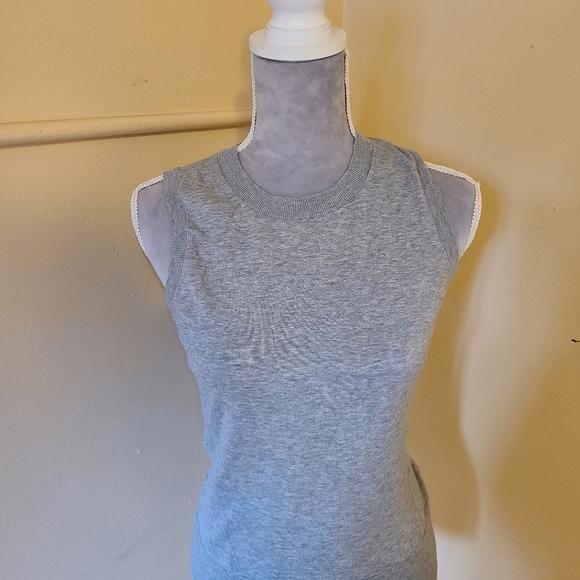 Ladies top - Picture 2 of 3